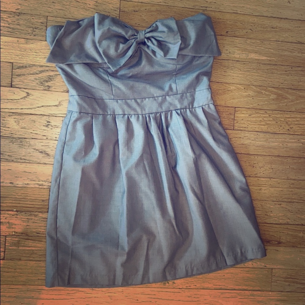 Lulu’s TCEC Bow Strapless grey Dress ! Size M